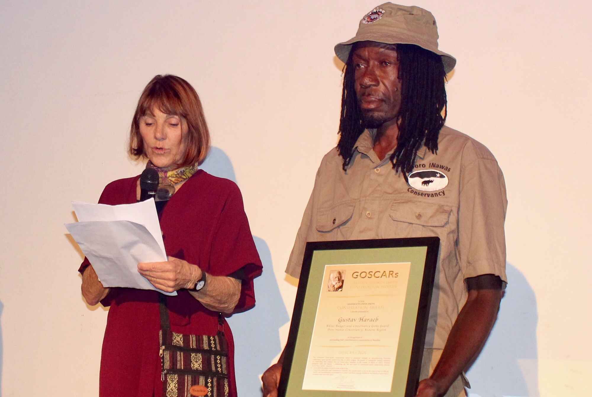 Gustav Haraeb recieving his award.